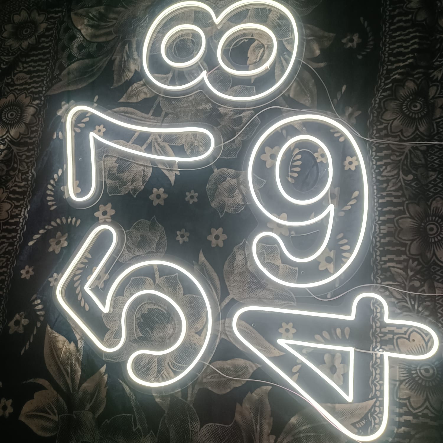 Neon Light Digits Multipurpose | Number Signs For Birthday & Anniversary - Image 5